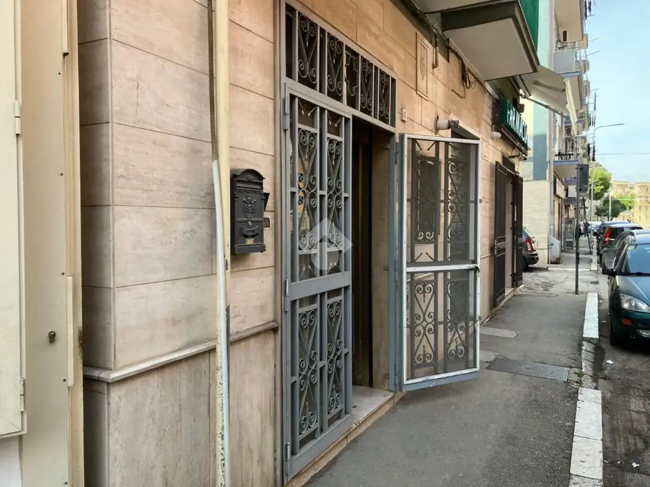 Negozio in Via Antonio Russi 15, Foggia, {3} - Foto 1