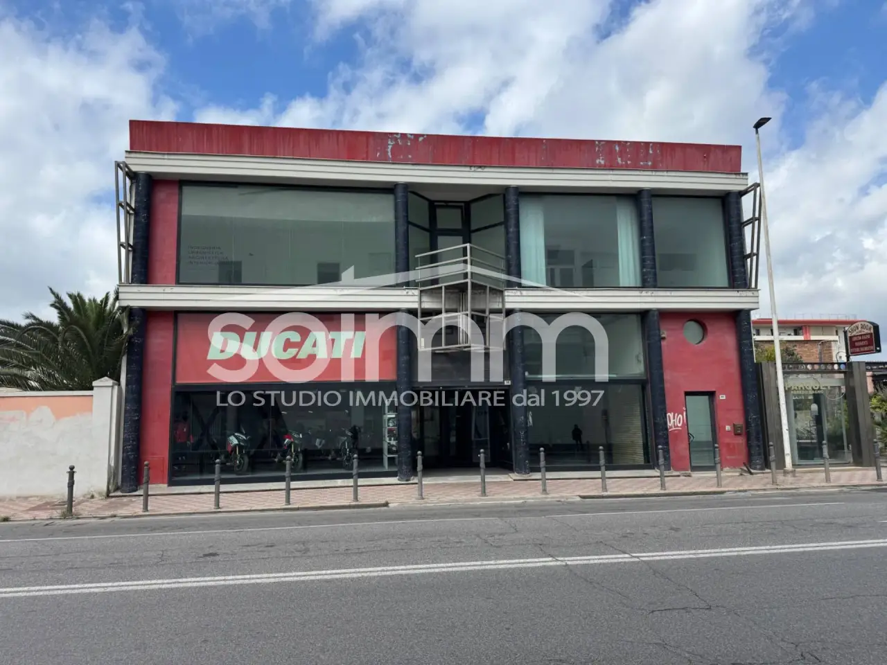 Negozio in Viale Francesco Ciusa 58, Cagliari, {3} - Foto 1