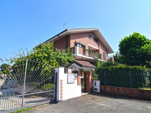 Detached house in Via Donatello 21, Volpiano - Photo 1