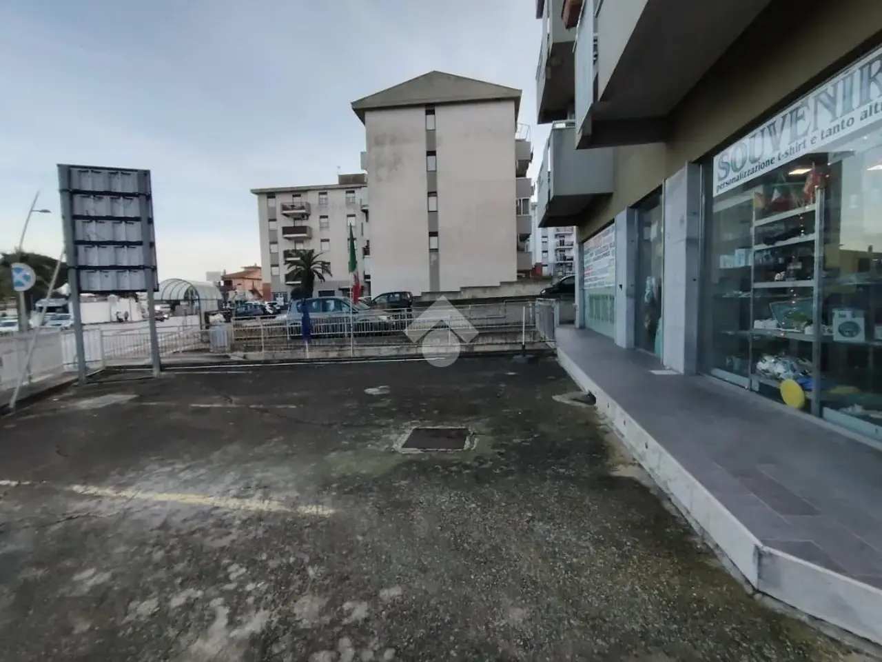 Negozio in Via Gemma d'Oro 25, Castellammare Del Golfo, {3} - Foto 1