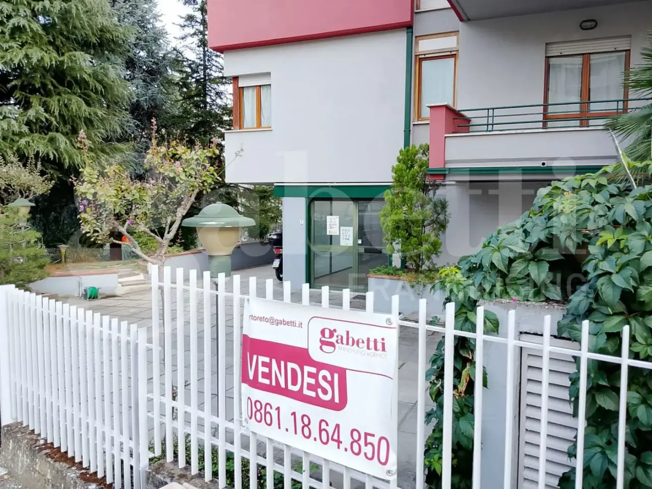 Negozio in Via della Resistenza 19, Teramo, {3} - Foto 2