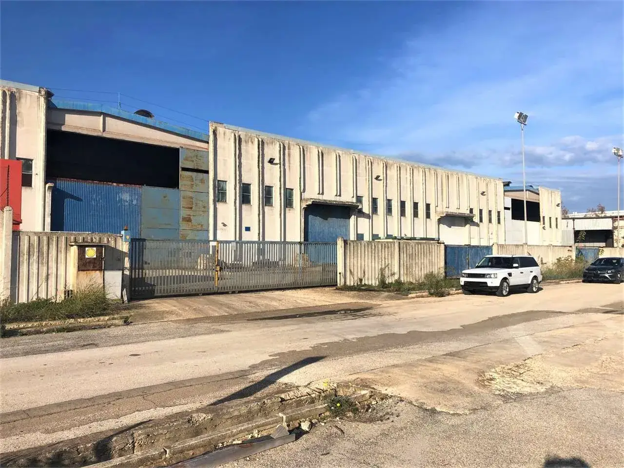 Fabbricato misto in Via E. Fermi, 24, 72100 Brindisi, Brindisi, {3} - Foto 1