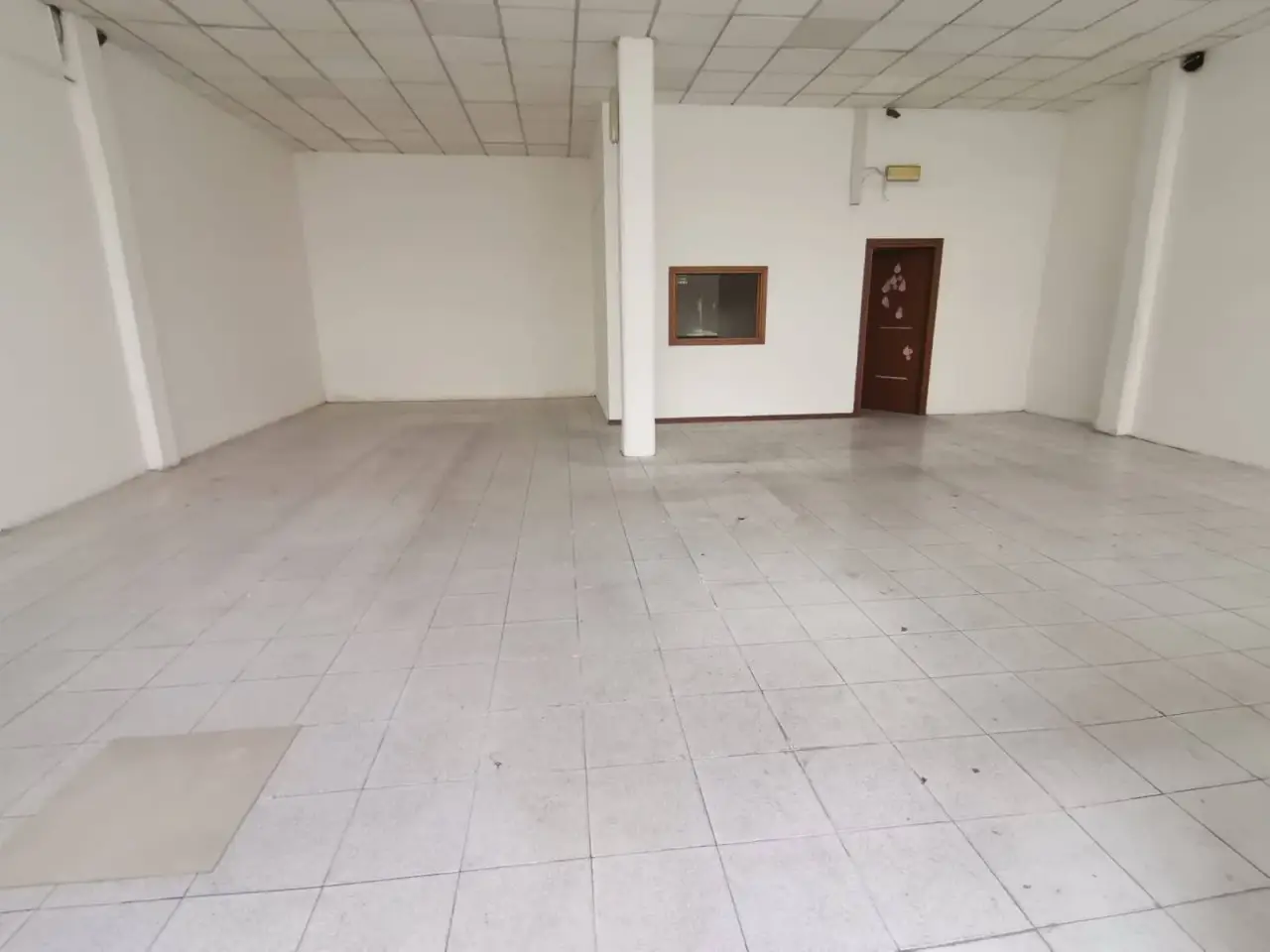 Negozio in Via Amendola 25, Calcinaia, {3} - Foto 1