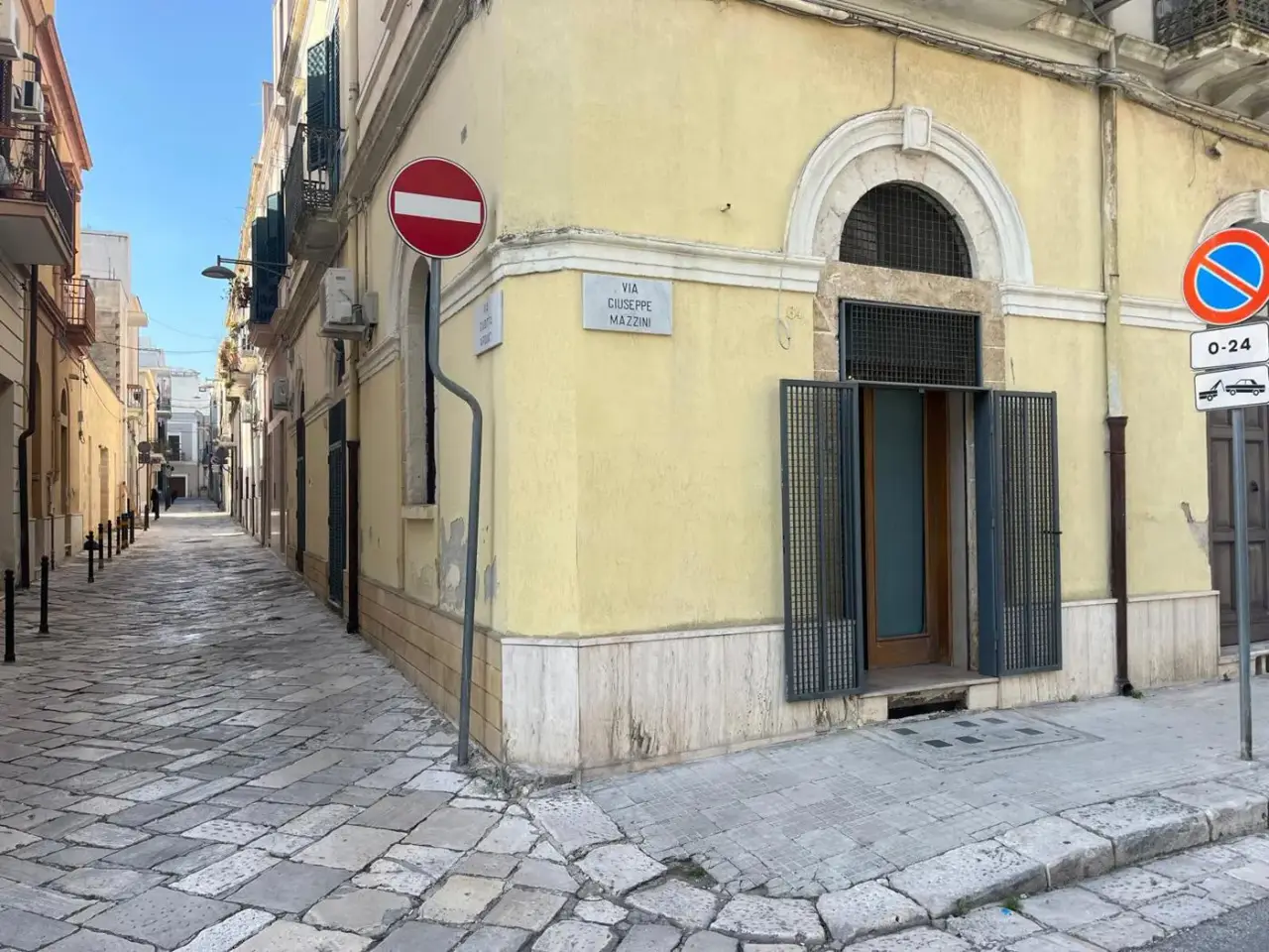 Ufficio in Via Mazzini 64, Brindisi, {3} - Foto 1