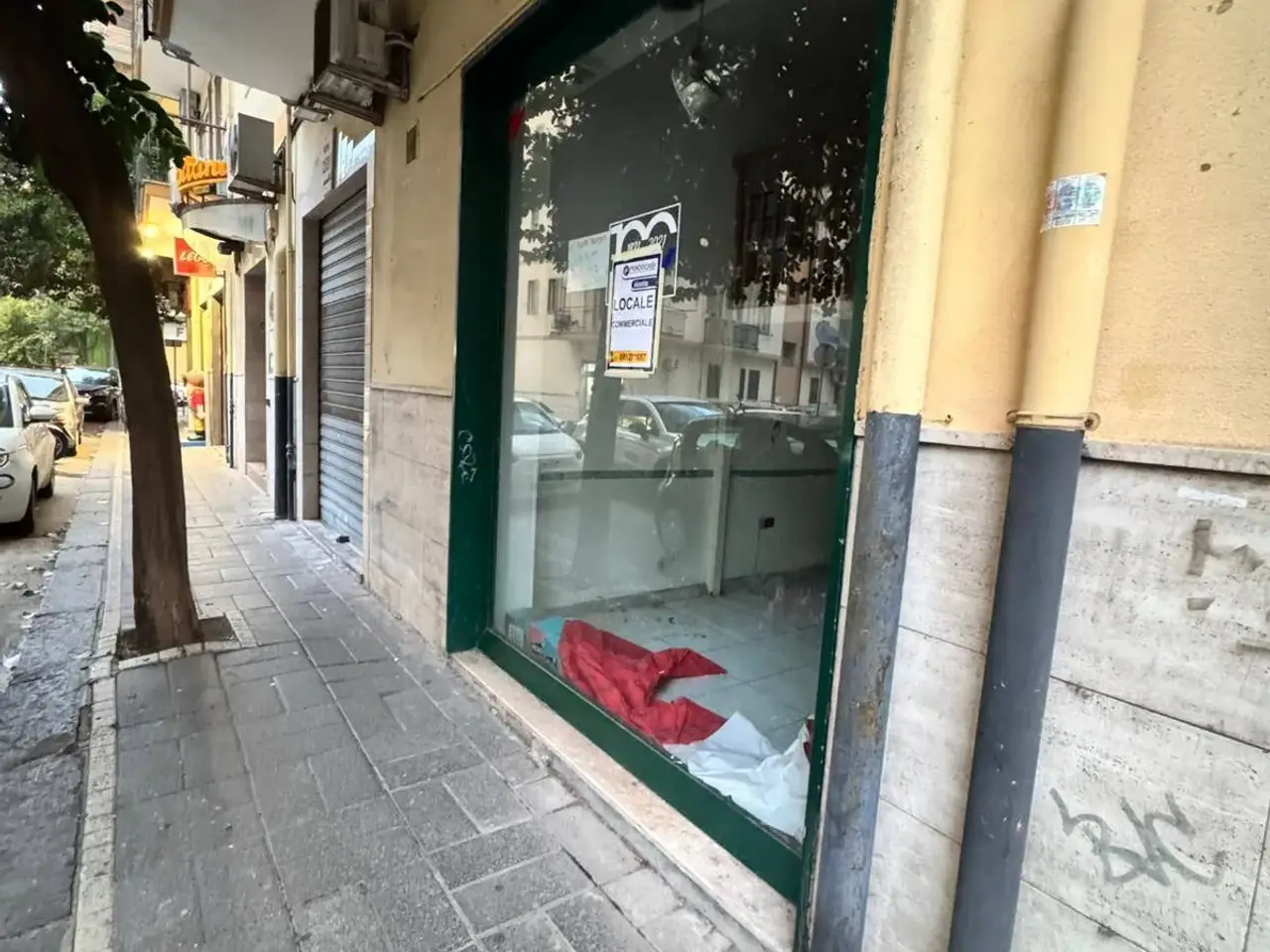 Negozio in Via Raffaele Ricci, Salerno, {3} - Foto 2