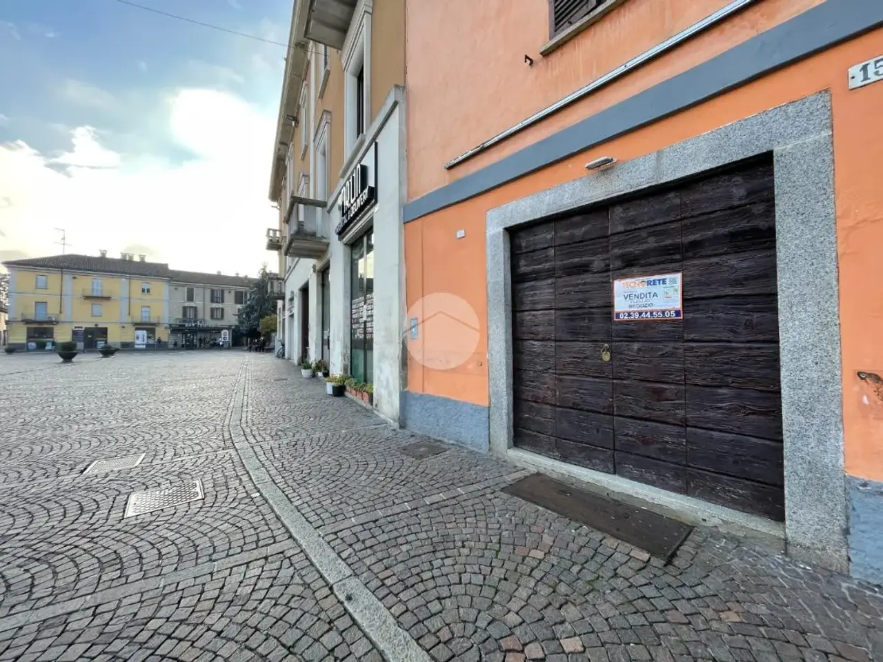 Negozio in Piazza Castello 15, Abbiategrasso, {3} - Foto 1