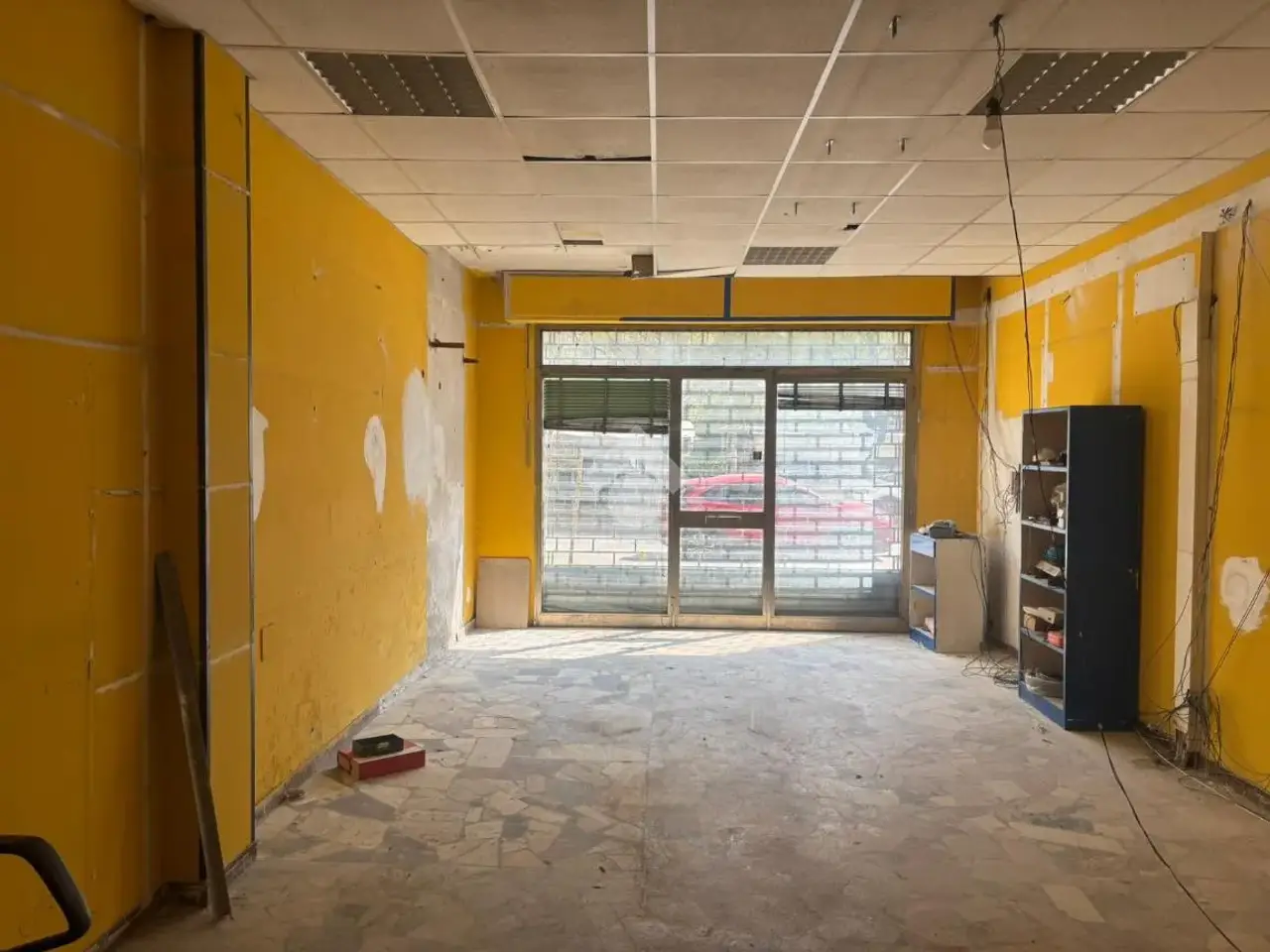 Negozio in Via Amilcare Ponchielli 50, Scandicci, {3} - Foto 1