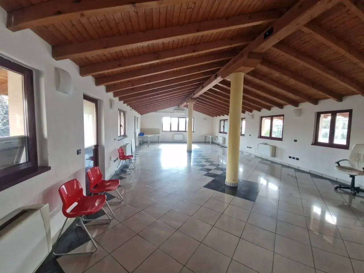 Palazzina commerciale in Via San Pio da Pietrelcina, Pogliano Milanese, {3} - Foto 2