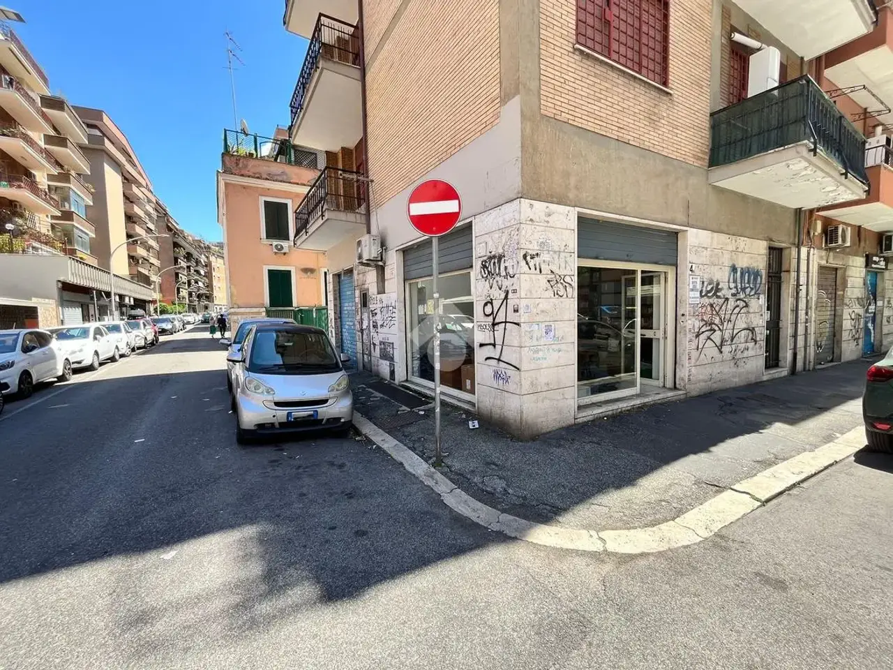 Negozio in Via Vacuna 4, Roma, {3} - Foto 2