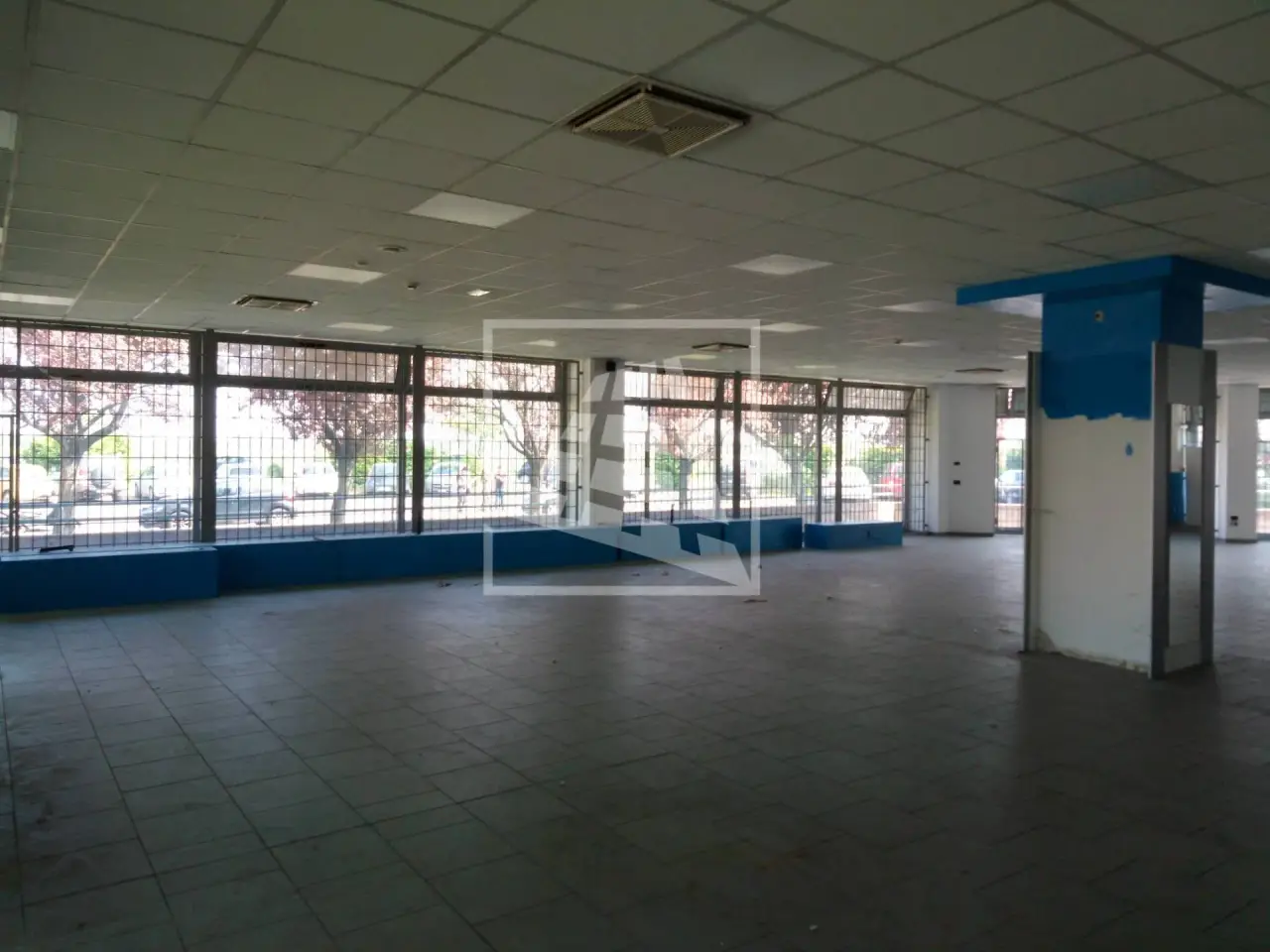 Negozio in Via Vittorio Bulgarelli 7, Reggio Emilia, {3} - Foto 2