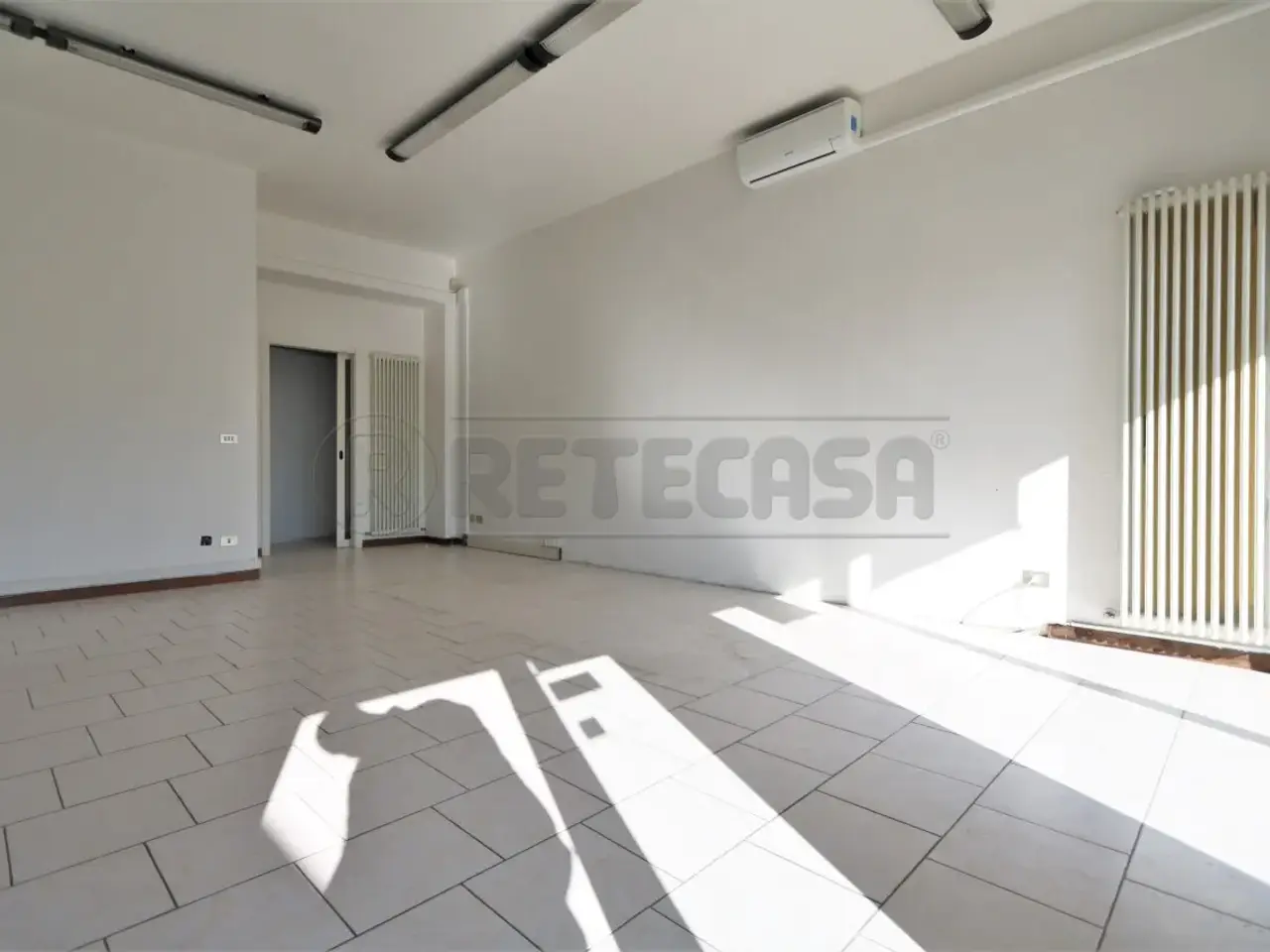 Palazzina commerciale in , Vicenza, {3} - Foto 2