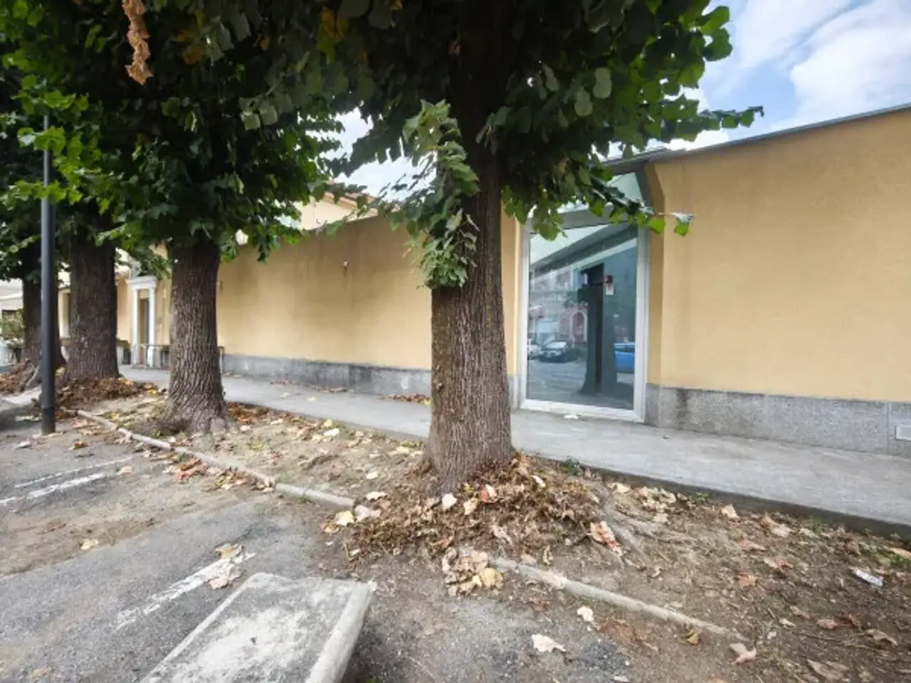 Negozio in Piazza Giacomo Matteotti 3, Caselle Torinese, {3} - Foto 2