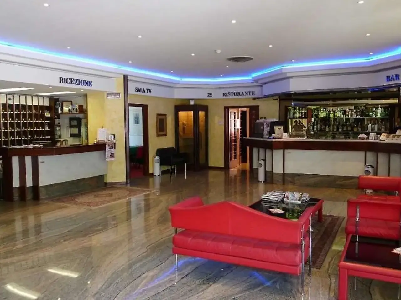 Albergo in , Corridonia, {3} - Foto 1
