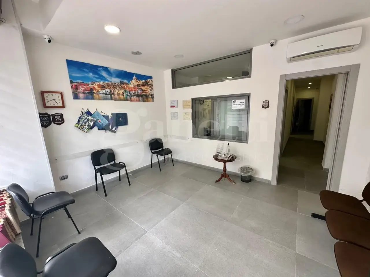 Esercizio commerciale in Viale della Repubblica 134, Calvizzano, {3} - Foto 2