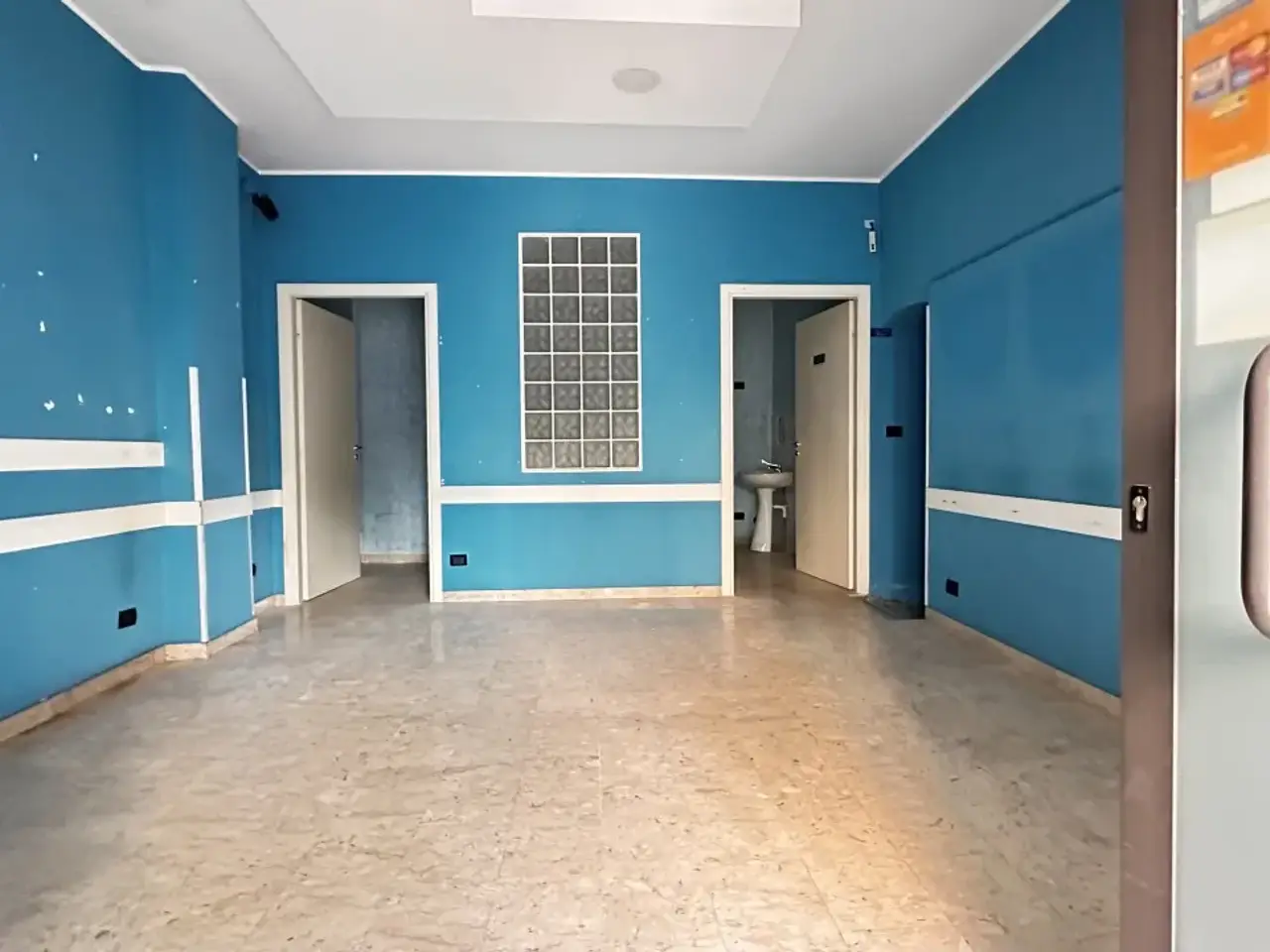 Palazzina commerciale in Via Nitti 95 - 97, Taranto, {3} - Foto 1