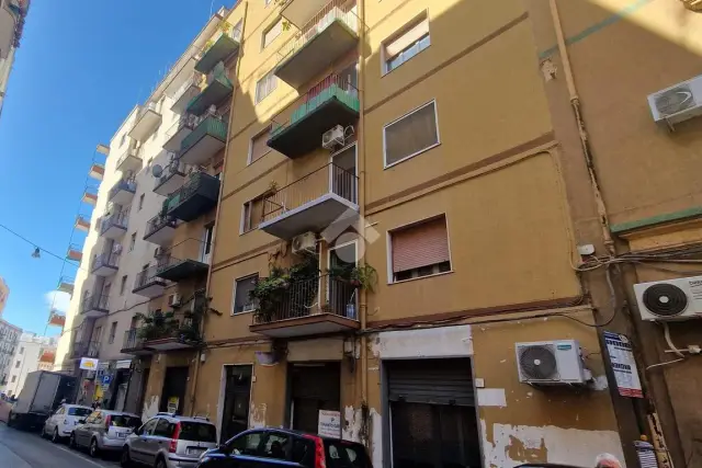 Trilocale in Via Leonida 78, Taranto - Foto 1