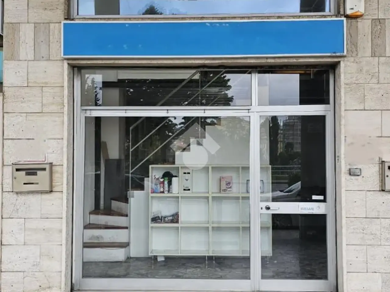 Negozio in Viale Sergio Kasman, Chiavari, {3} - Foto 1