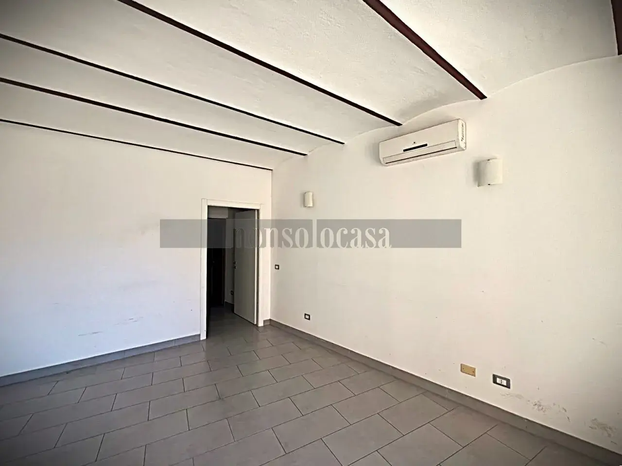 Negozio in Via Ponte Vecchio 999, Perugia, {3} - Foto 2