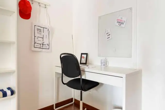 Room in {3}, Viale Emilio Caldara,24a - Photo 1