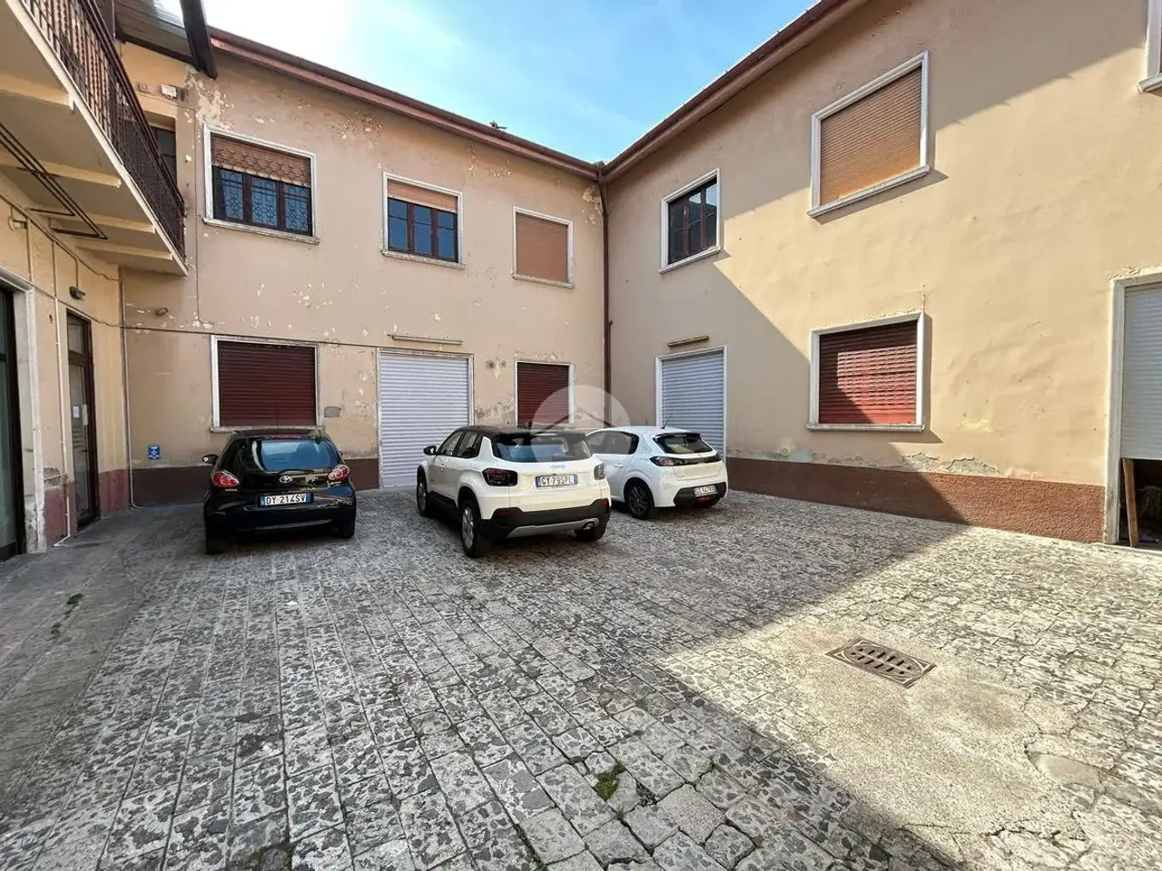 Laboratorio in Via Francesco Petrarca 21, Seregno, {3} - Foto 1