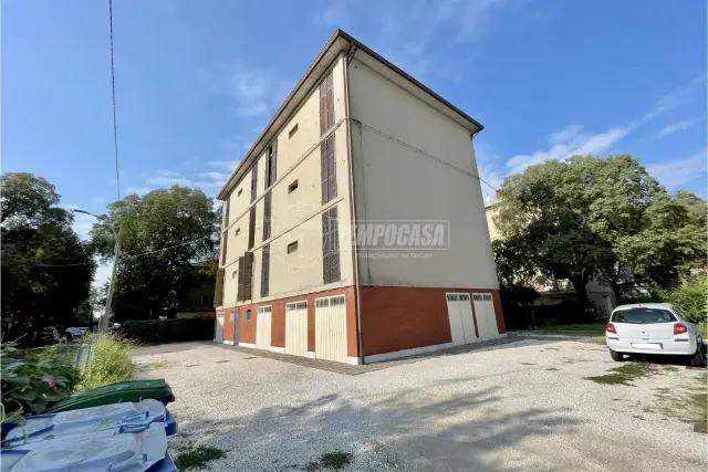 Dreizimmerwohnung in Via Luigi Settembrini, Carpi - Foto 1