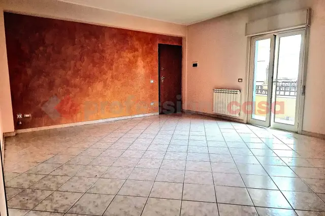 Vierzimmerwohnung in Vico Gallo 3, Camporotondo Etneo - Foto 1