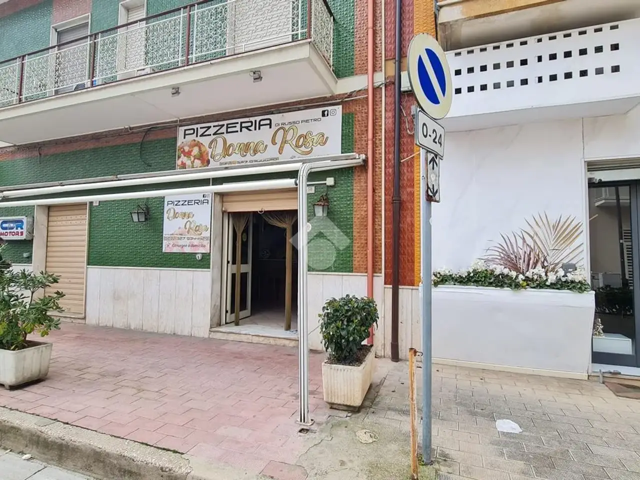 Negozio in Via Vittorio Veneto 58, Curti, {3} - Foto 1