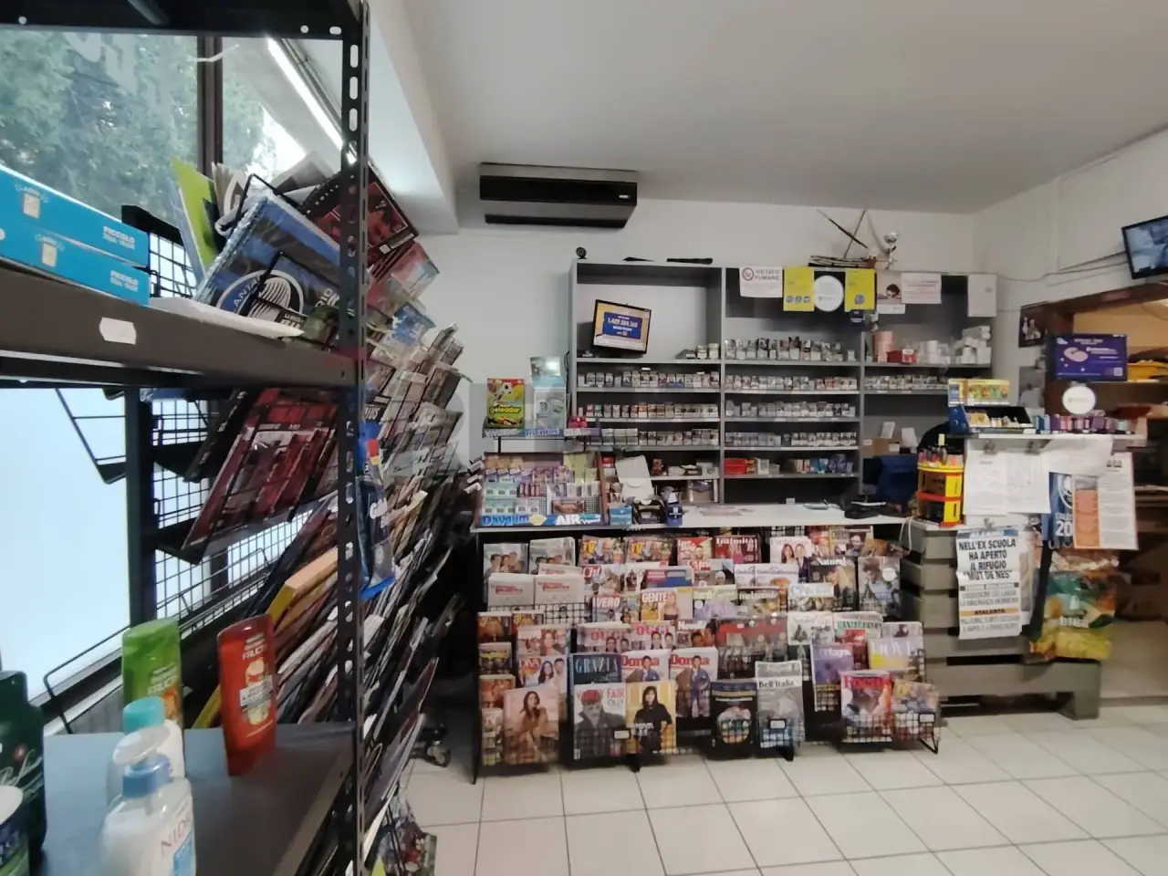 Esercizio commerciale in Via Paleocapa 47, Alzano Lombardo, {3} - Foto 2