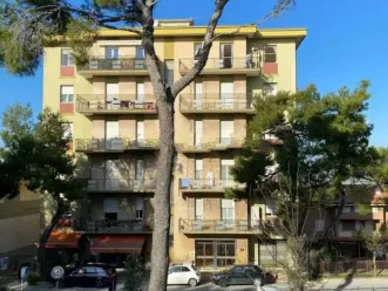 Negozio in Via XXX Giugno, Filottrano, {3} - Foto 1