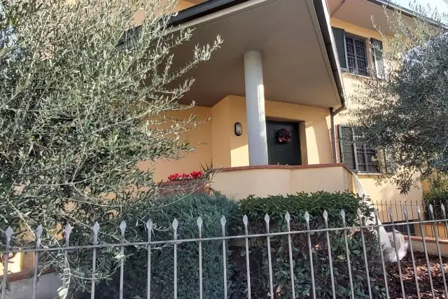 Villa in Viale Aldo Moro, Poggio a Caiano - Foto 1