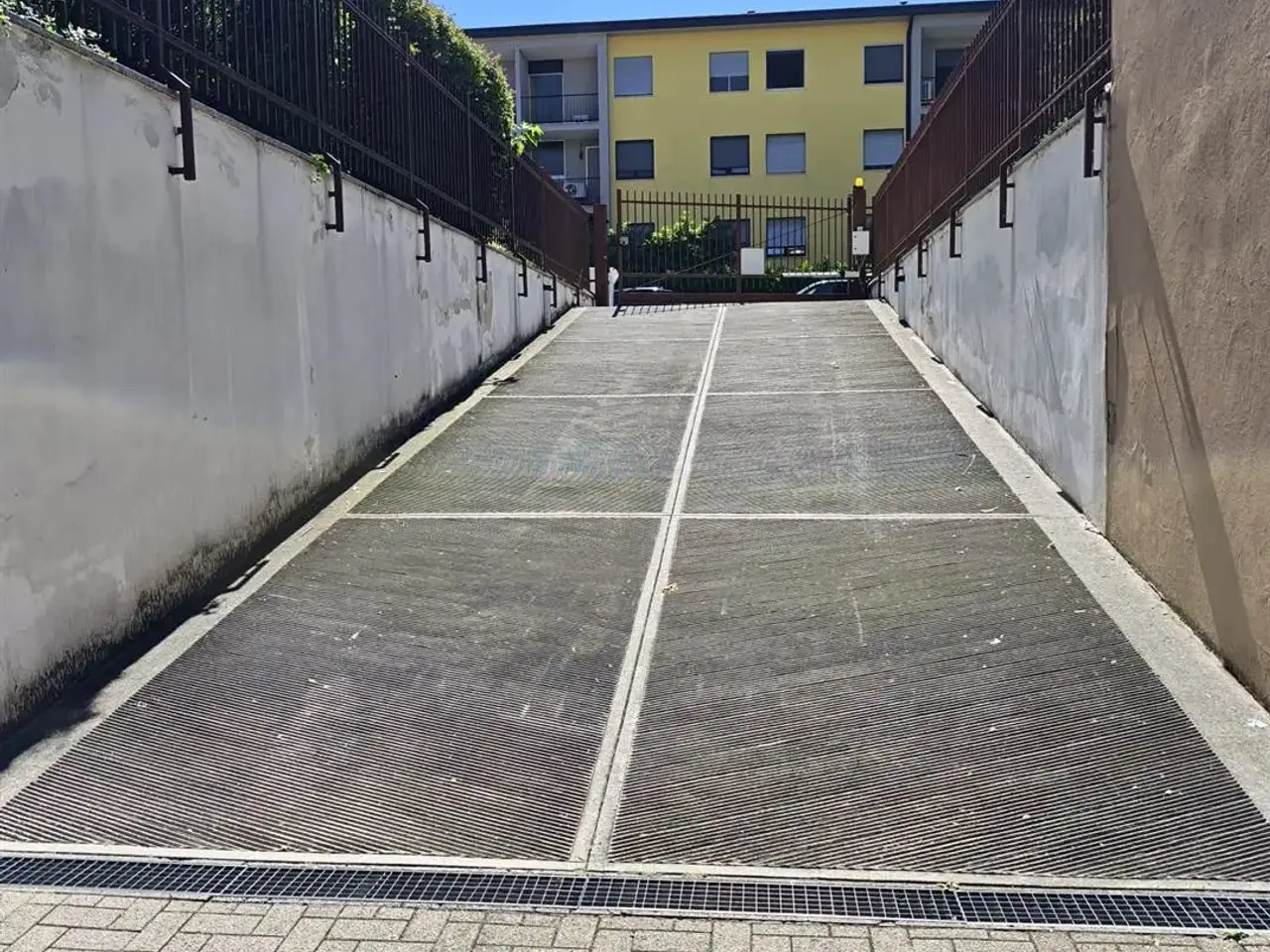 Magazzino in Aldo Moro, Bussero, {3} - Foto 1