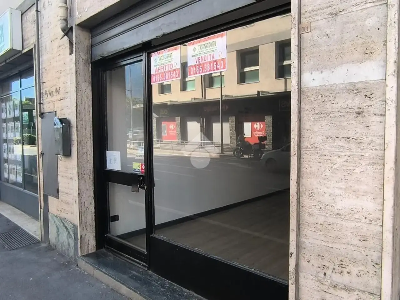 Negozio in Via Chambery 29, Aosta, {3} - Foto 2