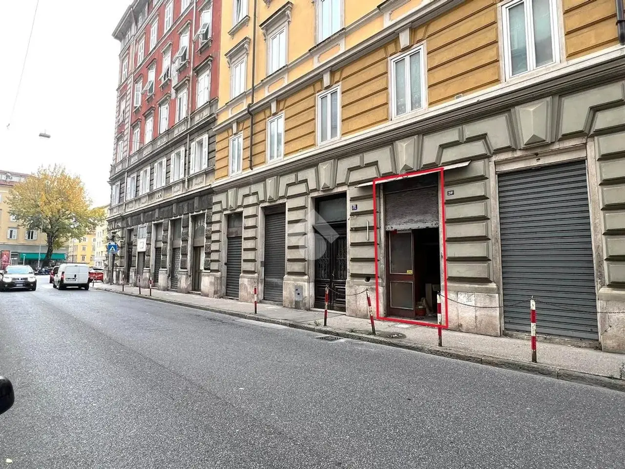 Negozio in Via Udine 28, Trieste, {3} - Foto 1