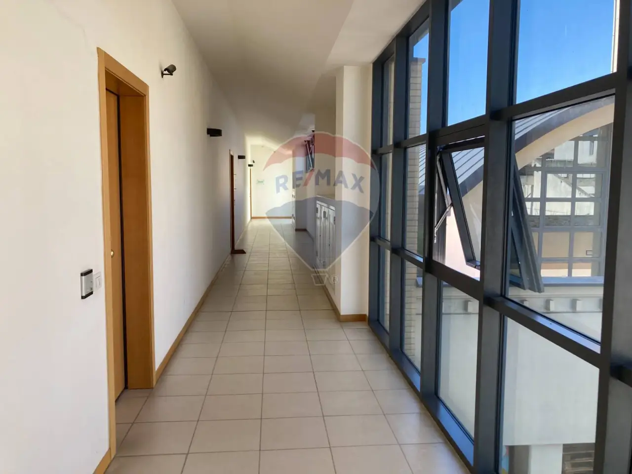 Ufficio in Via  Scipone Lapi 4, Citta' Di Castello, {3} - Foto 2