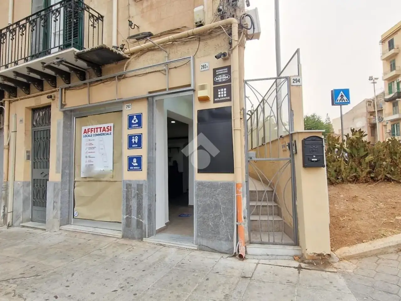 Negozio in Corso Tukory 292, Palermo, {3} - Foto 1