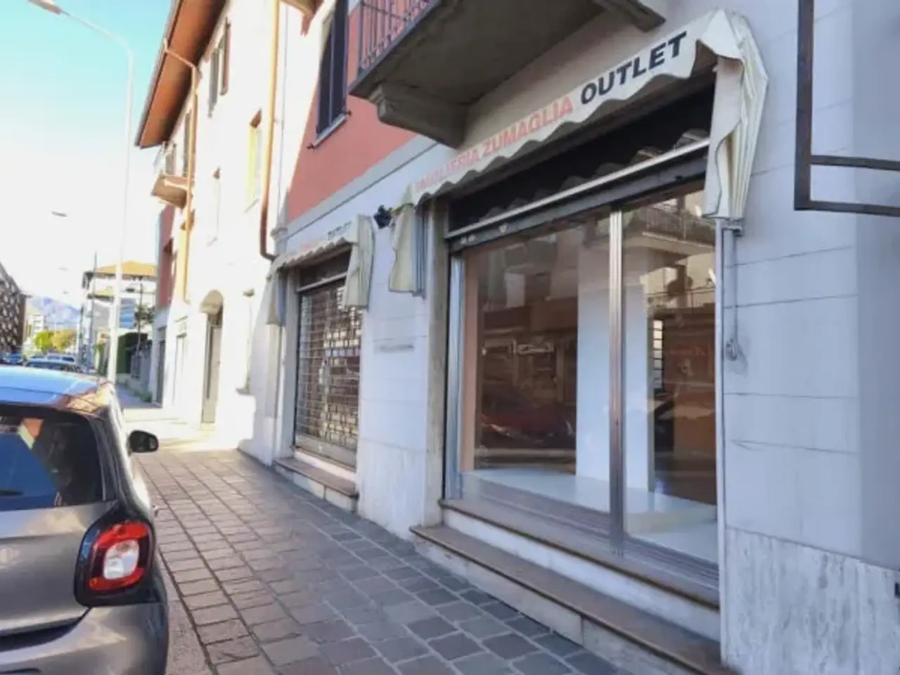 Negozio in Via San Giuseppe Cottolengo 25, Biella, {3} - Foto 1