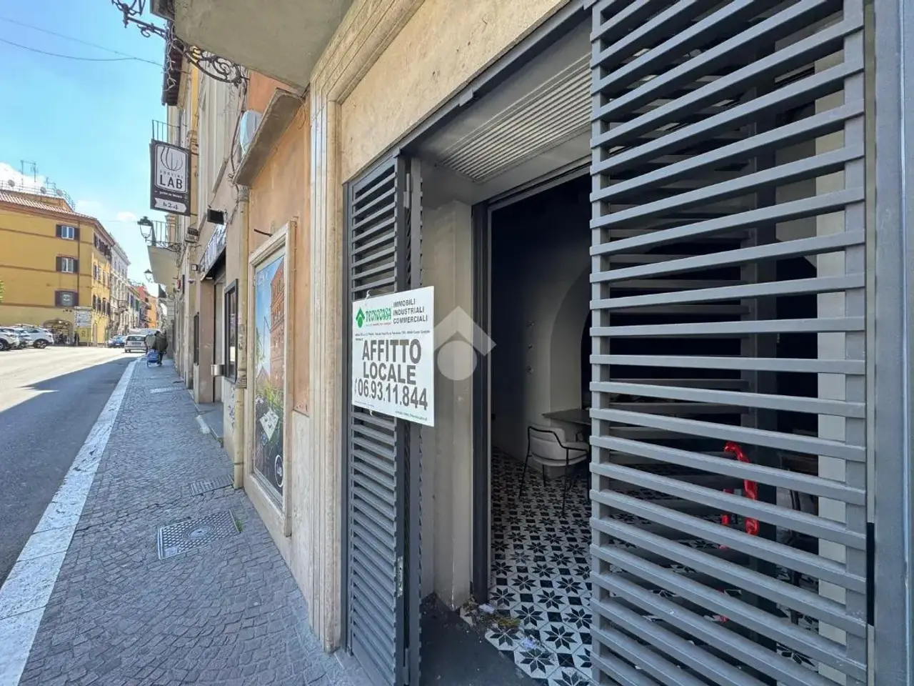 Negozio in Corso Giacomo Matteotti 106, Albano Laziale, {3} - Foto 1