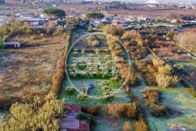 Terreno edificabile in Via Nicolosi Snc, Roma - Foto 1