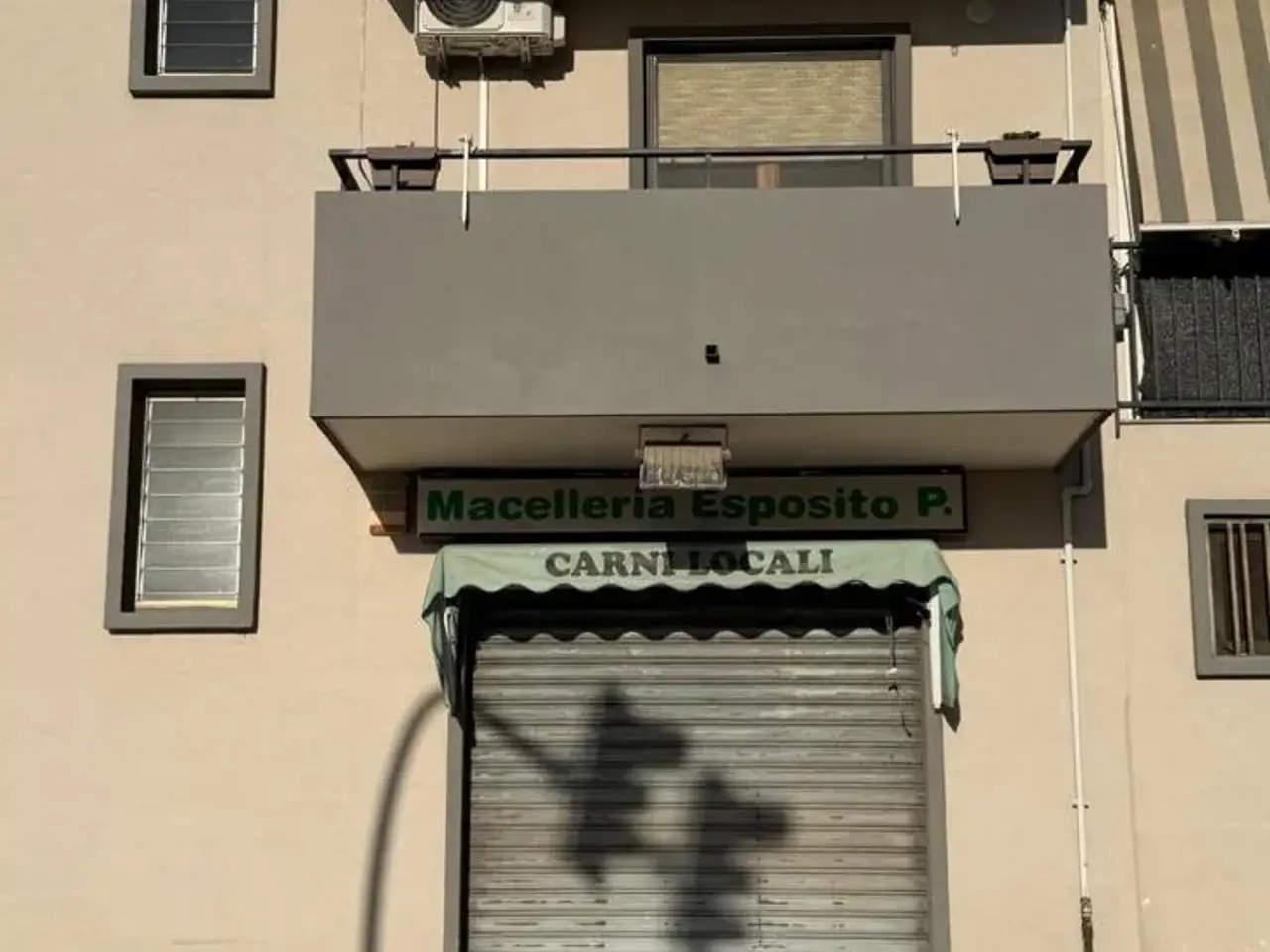 Negozio in Viale della Libertà, Battipaglia, {3} - Foto 1