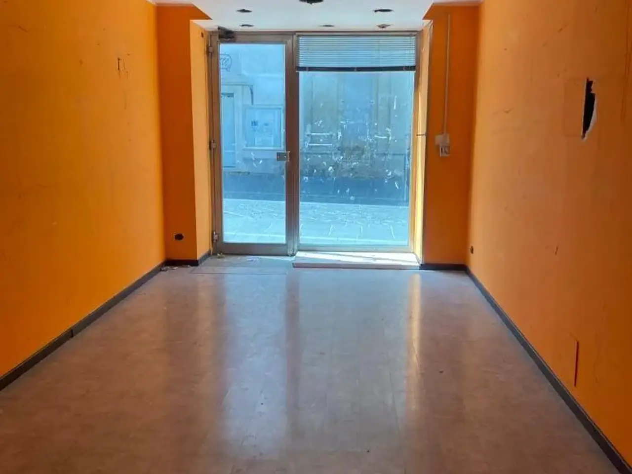 Negozio in Corso Vittorio Emanuele III, Vibo Valentia, {3} - Foto 1