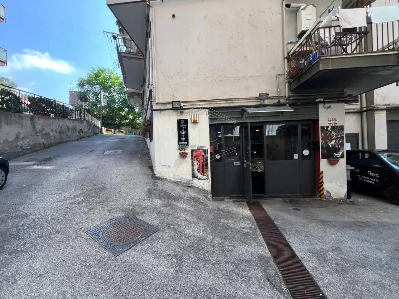 Negozio in Via San Giacomo dei Capri 63, Napoli, {3} - Foto 2