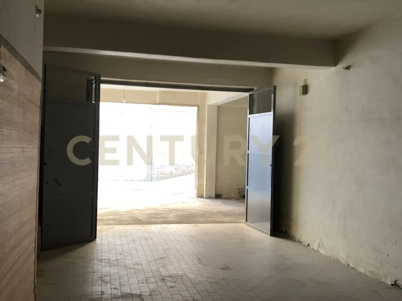 Parcheggio chiuso in Via Riposto 18, Mascalucia, {3} - Foto 2