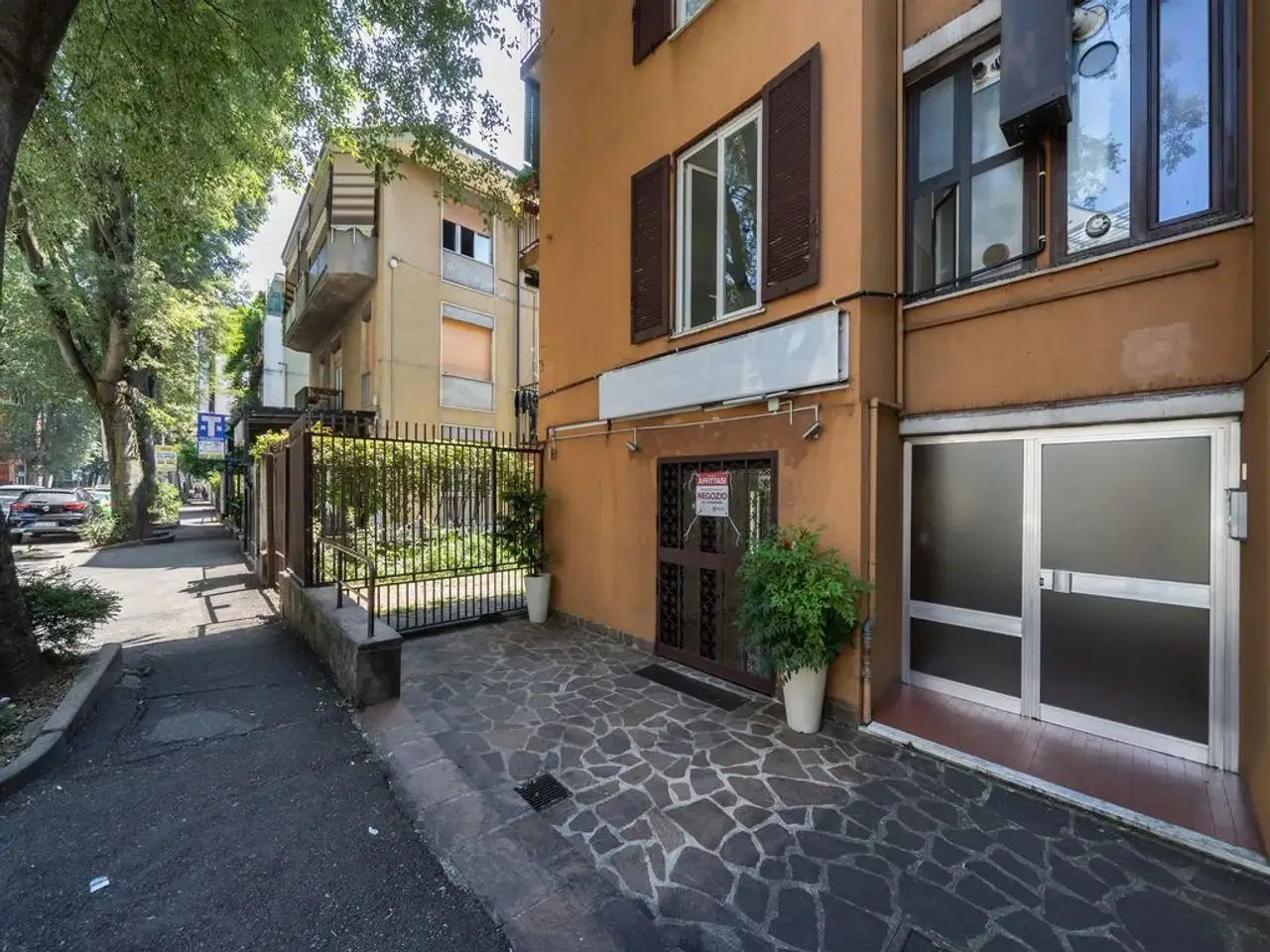 Negozio in Viale Romagna 43, Monza, {3} - Foto 2