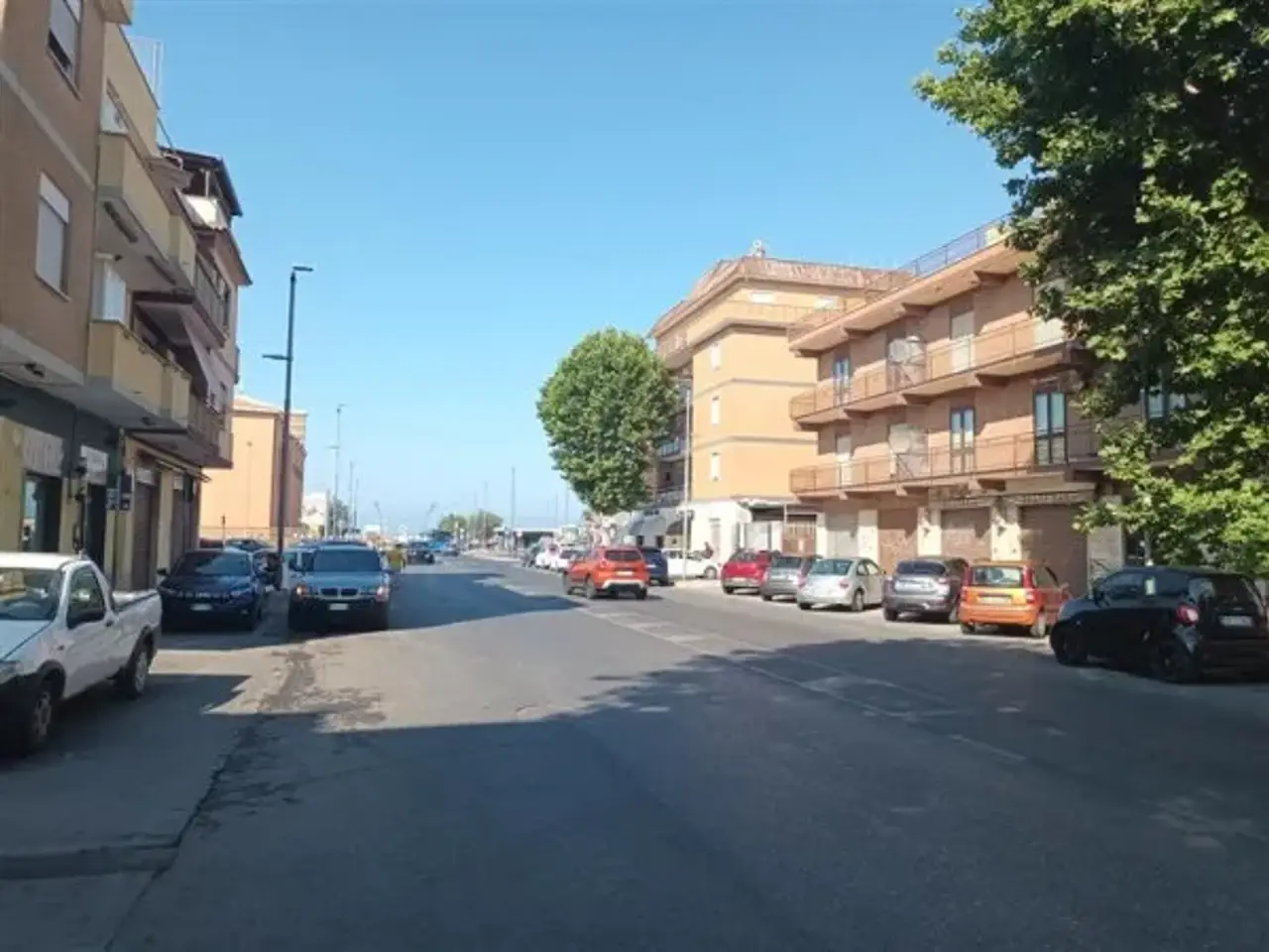 Negozio in Viale Danimarca, Pomezia, {3} - Foto 1