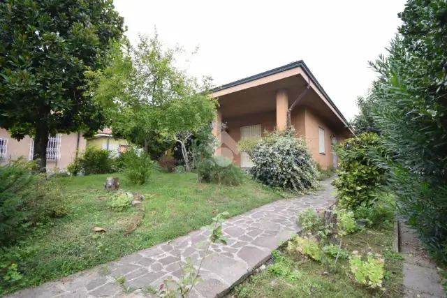 Mansion in Via Redipuglia, Brugherio - Photo 1