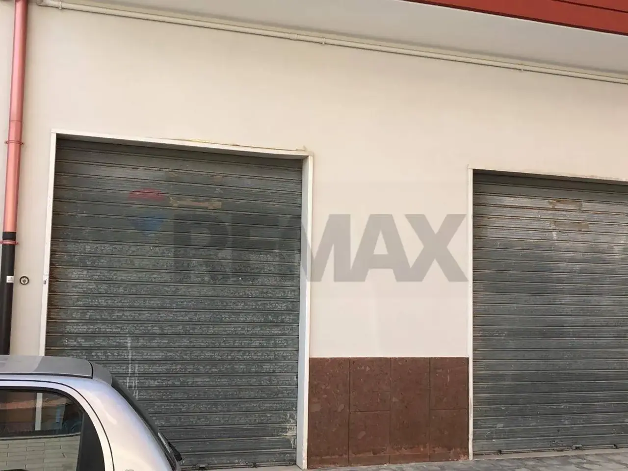 Negozio in Via Tratturo del Carmine 1-5, Manfredonia, {3} - Foto 1
