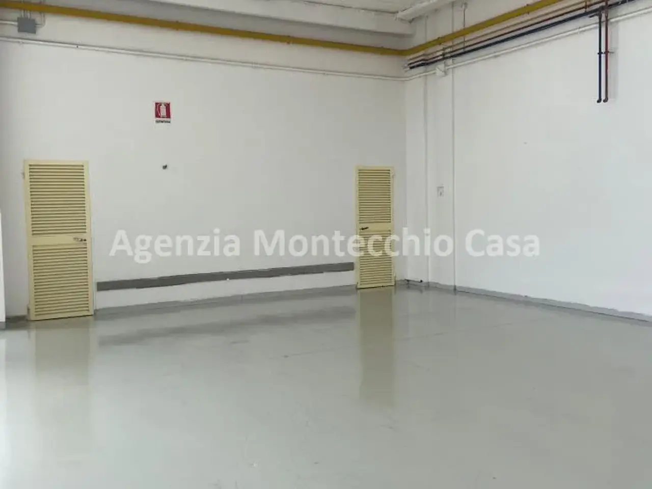 Capannone in Via Divisione Legnano, Pesaro, {3} - Foto 2
