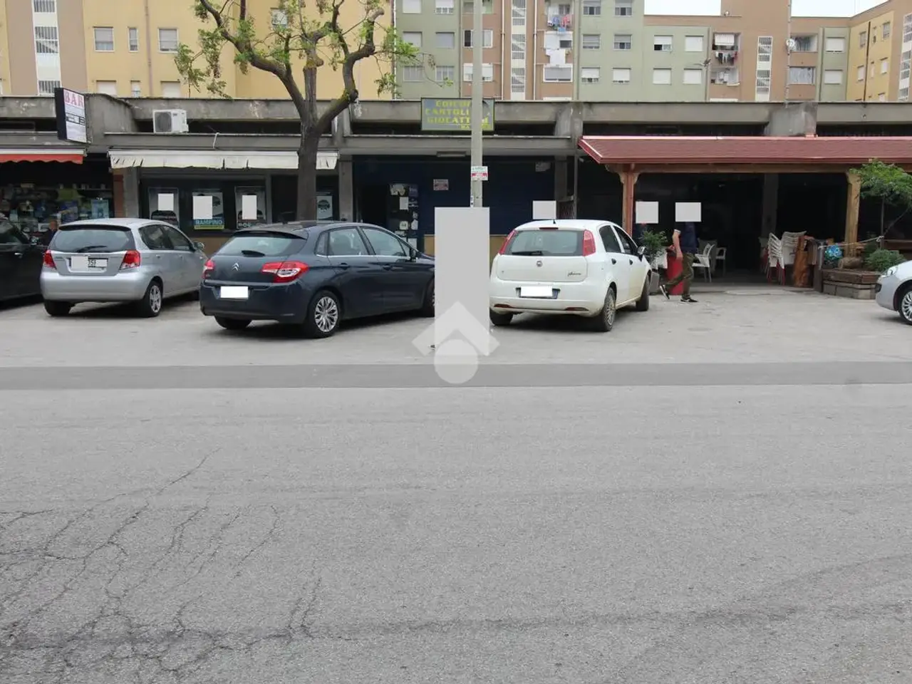 Negozio in Piazza Raffaello 7, Brindisi, {3} - Foto 2