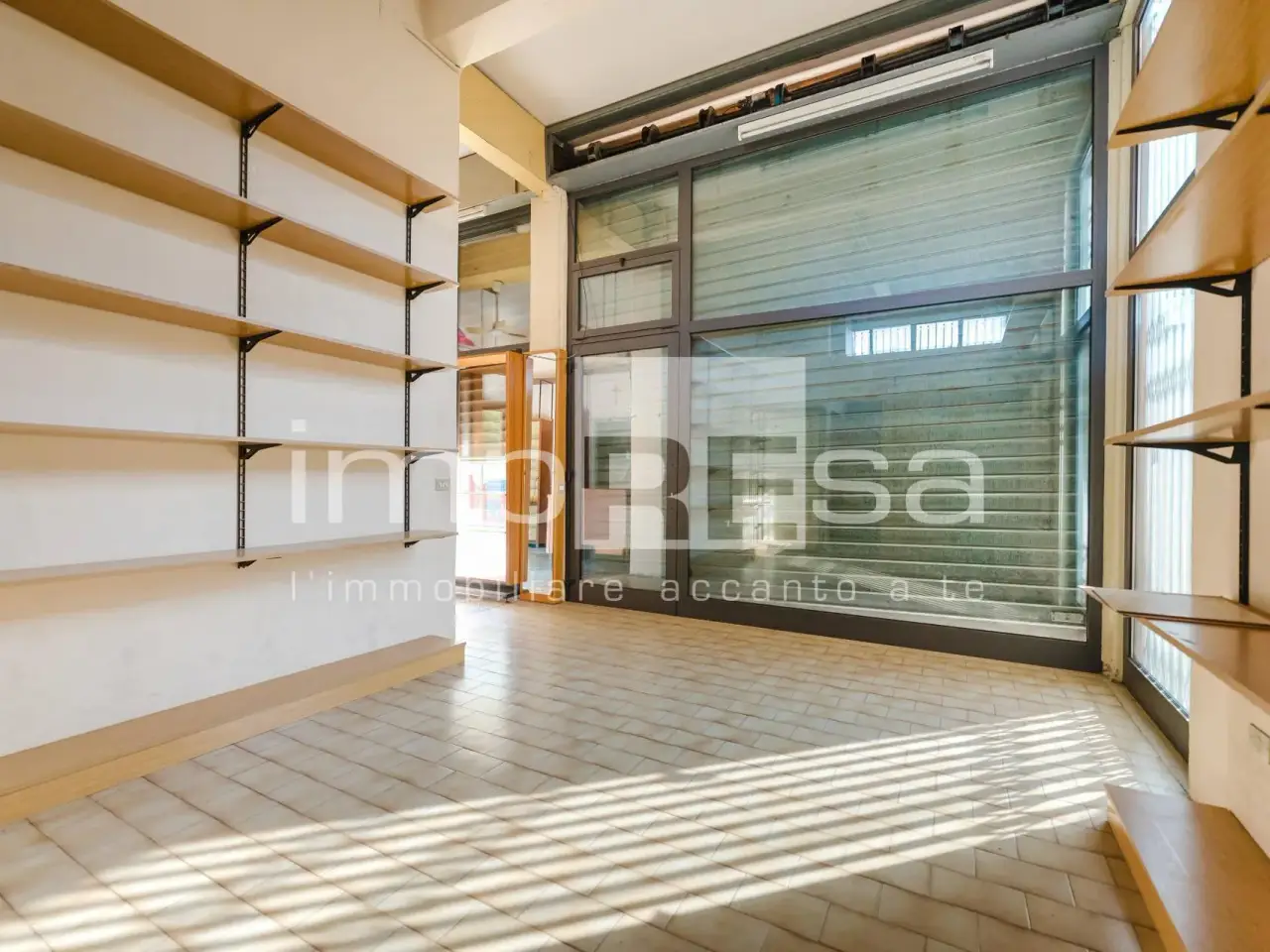 Negozio in Via Emilia 11 E 13, Treviso, {3} - Foto 2