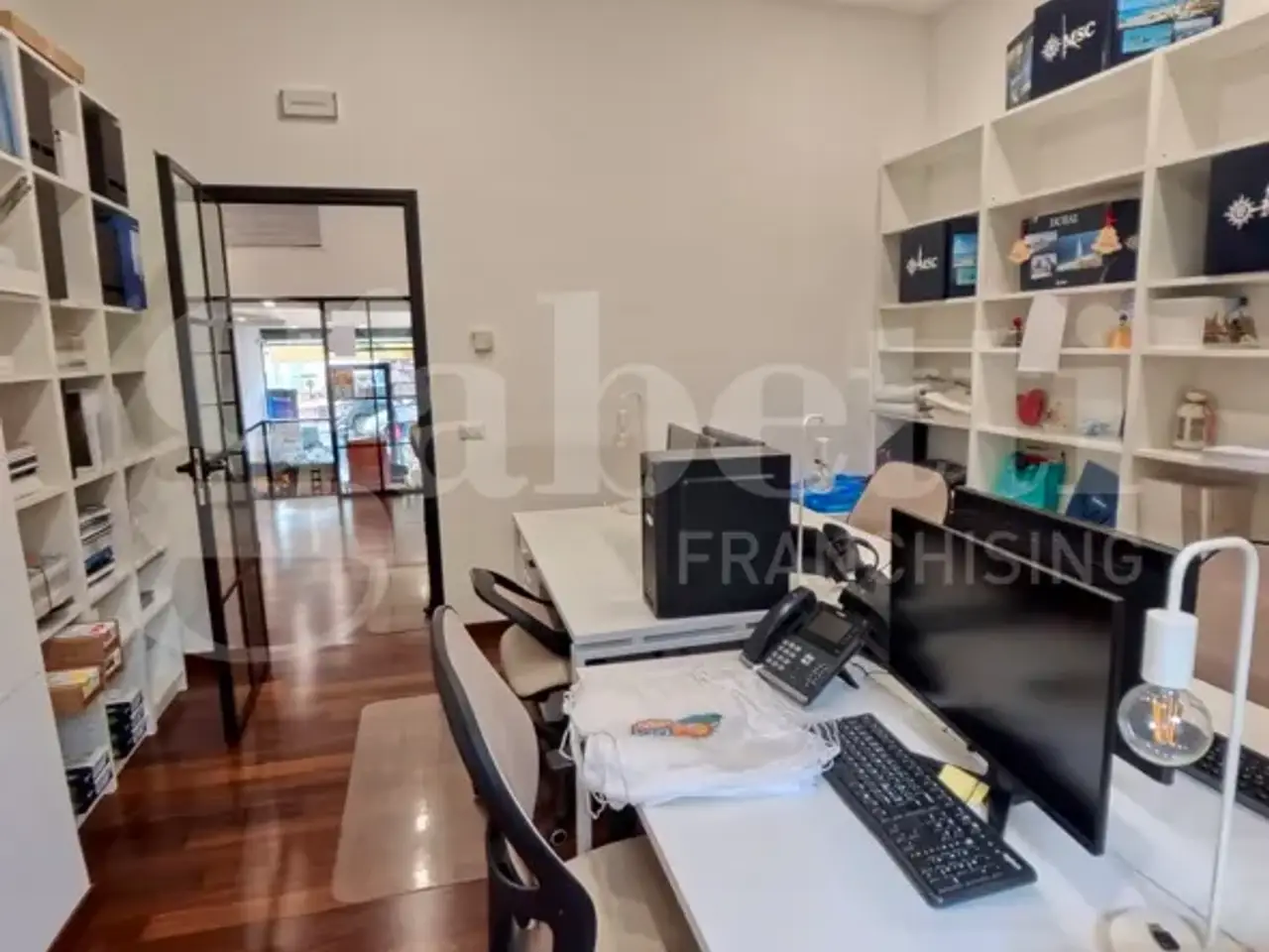 Negozio in Via Vitruvio  20, Formia, {3} - Foto 2